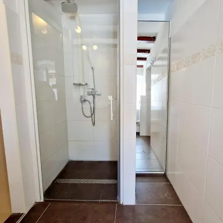 Topfloor Cres